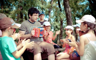 Directive Travel : la spécificité éducative des ACM organisés par les associations reconnue