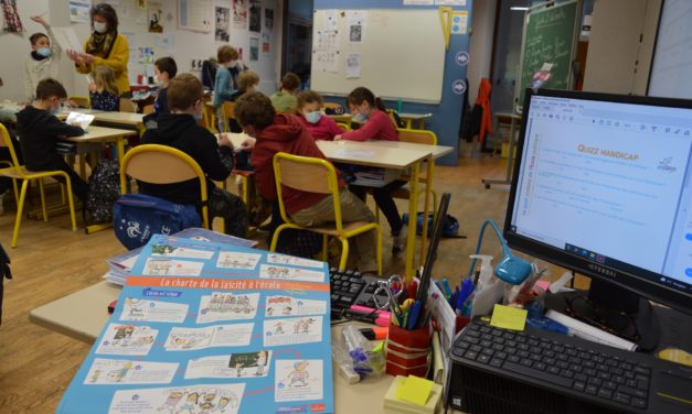 À Honfleur, on a retrouvé la charte de la laïcité !